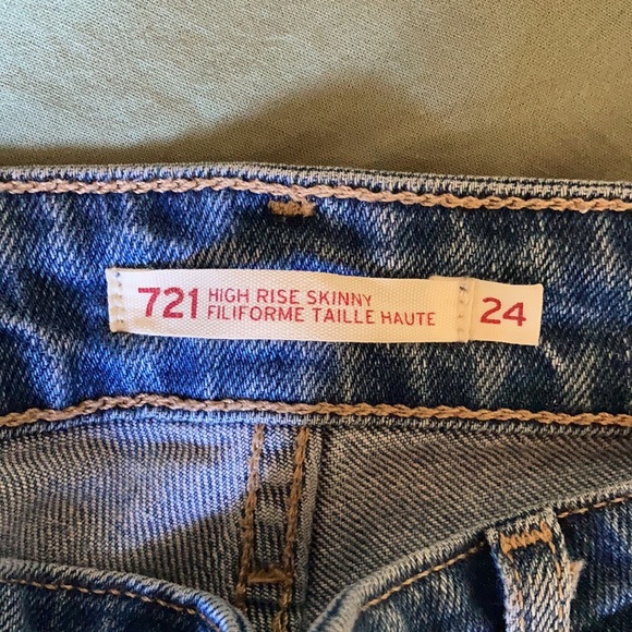 Levi's 721 High Rise Ripped Skinny Jeans Size 24 - Picture 3 of 3